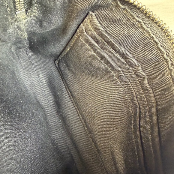 COACH Silver Pewter Metallic Leather Zipper Wallet Wristlet
$199
Authentic - Picture 9 of 11